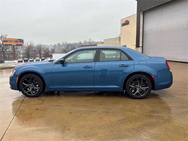 2022 Chrysler 300 Touring