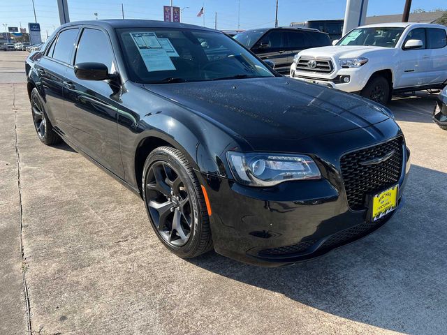 2022 Chrysler 300 Touring