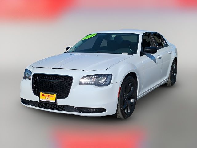 2022 Chrysler 300 Touring