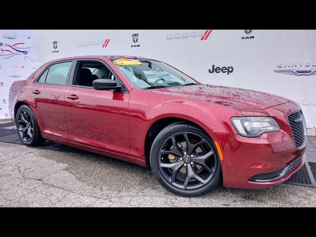 2022 Chrysler 300 Touring