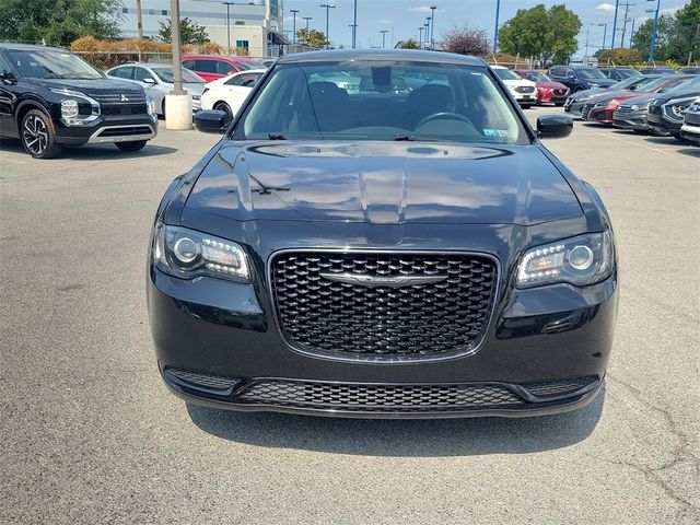 2022 Chrysler 300 Touring