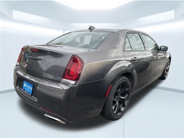 2022 Chrysler 300 Touring