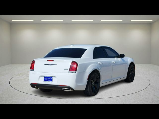 2022 Chrysler 300 Touring