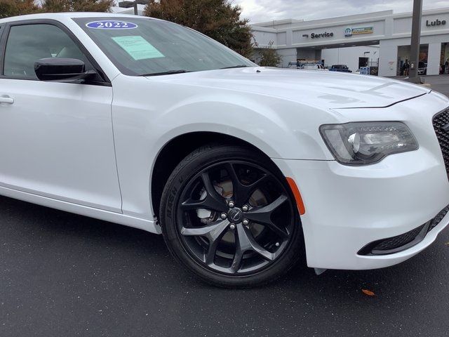 2022 Chrysler 300 Touring