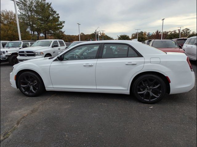 2022 Chrysler 300 Touring