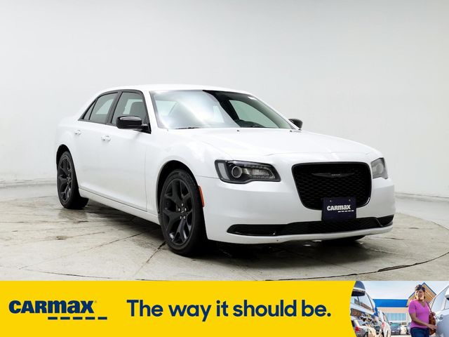 2022 Chrysler 300 Touring