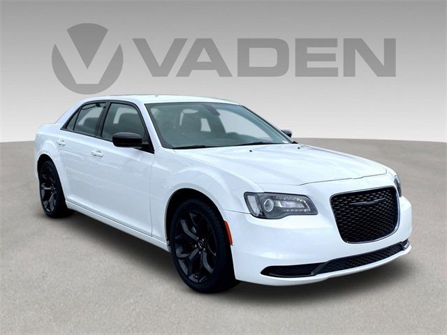 2022 Chrysler 300 Touring