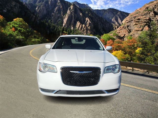 2022 Chrysler 300 Touring