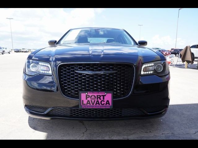 2022 Chrysler 300 Touring