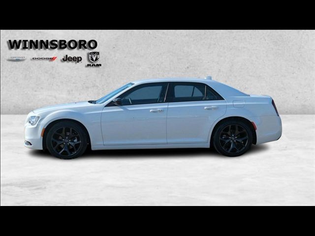 2022 Chrysler 300 Touring