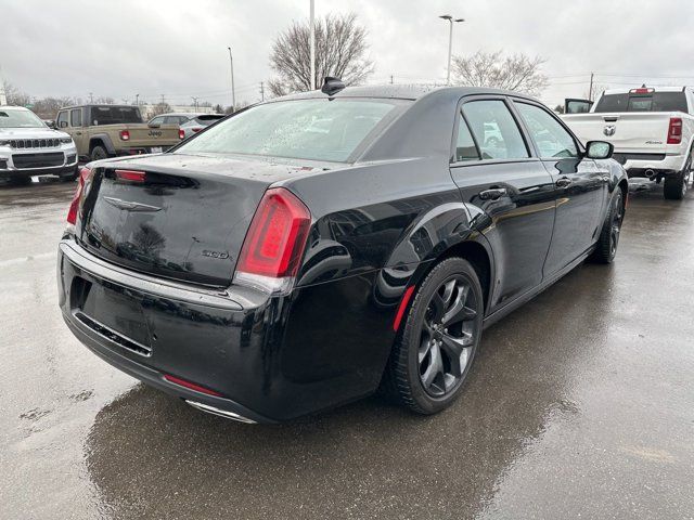 2022 Chrysler 300 300 Touring L