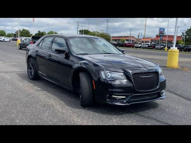 2022 Chrysler 300 300 Touring L