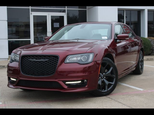 2022 Chrysler 300 Touring L