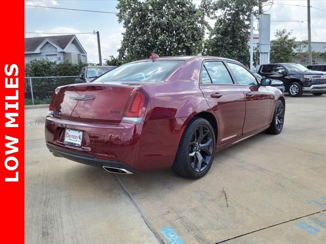 2022 Chrysler 300 Touring L