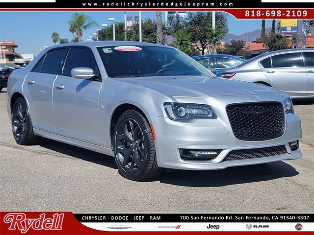 2022 Chrysler 300 Touring L