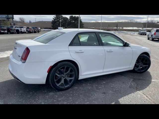 2022 Chrysler 300 300 Touring L