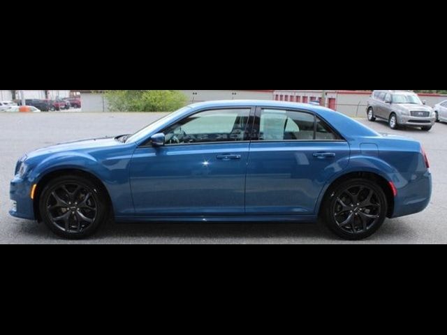 2022 Chrysler 300 Touring L