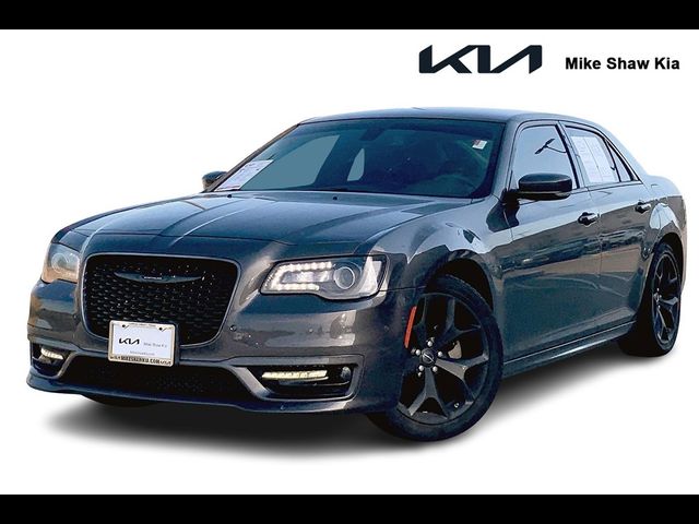 2022 Chrysler 300 Touring L