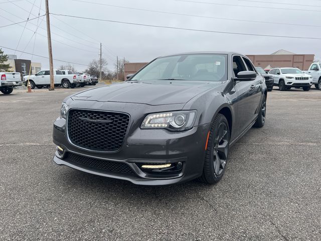 2022 Chrysler 300 Touring L