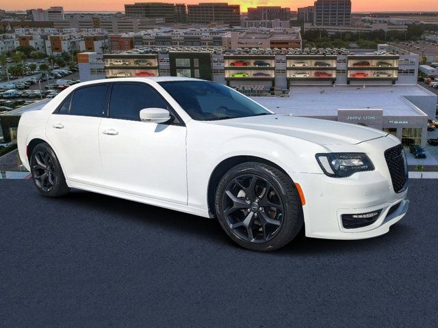 2022 Chrysler 300 Touring L