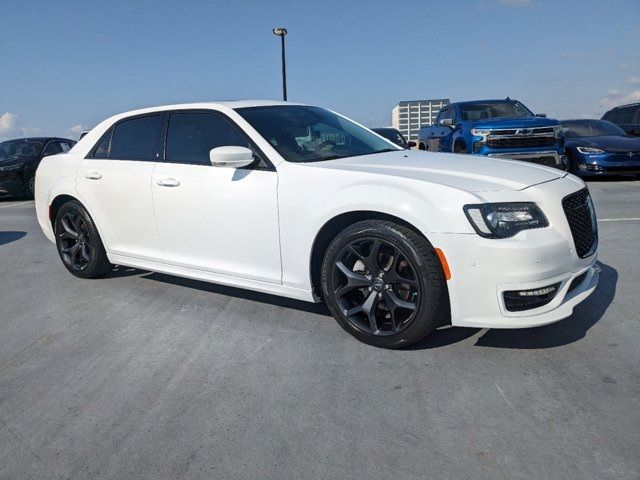 2022 Chrysler 300 Touring L