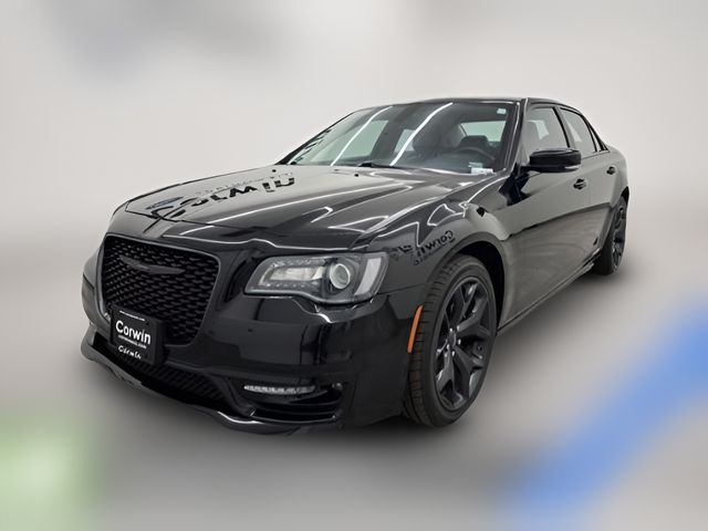 2022 Chrysler 300 Touring L