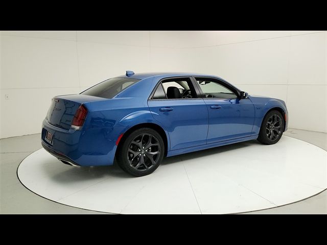 2022 Chrysler 300 Touring L