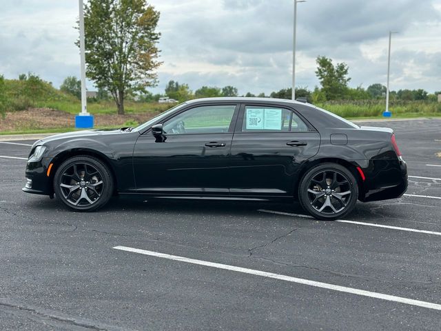 2022 Chrysler 300 300 Touring L