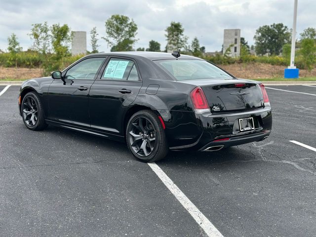 2022 Chrysler 300 300 Touring L