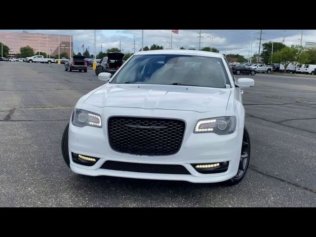 2022 Chrysler 300 300 Touring L