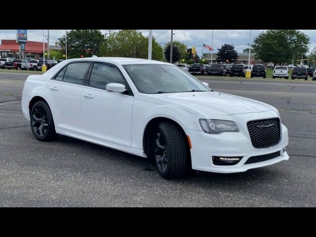 2022 Chrysler 300 300 Touring L