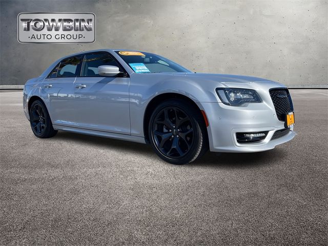 2022 Chrysler 300 Touring L