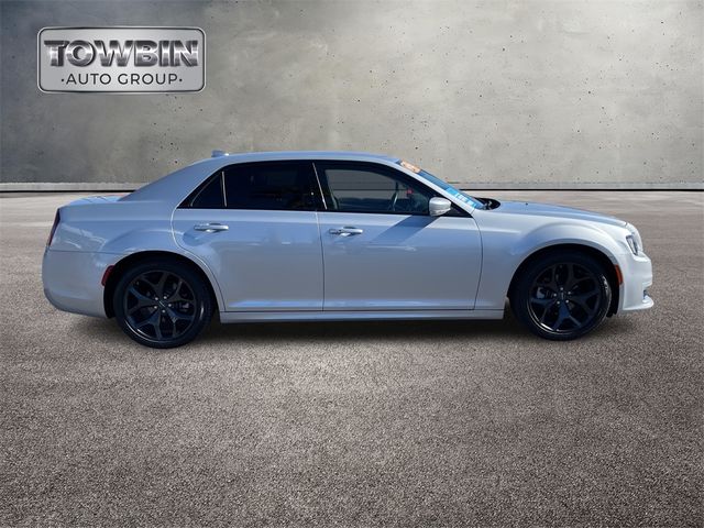 2022 Chrysler 300 Touring L