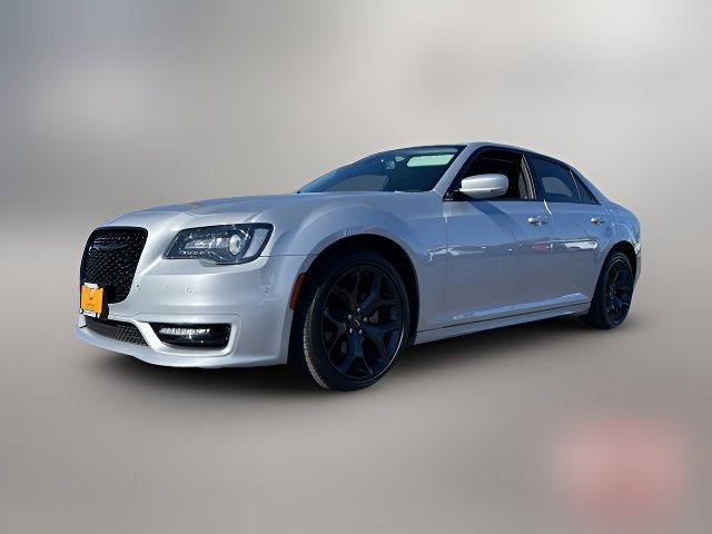 2022 Chrysler 300 Touring L