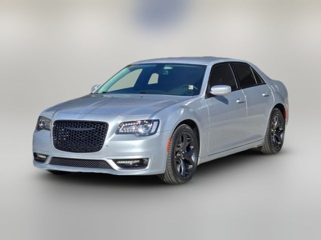 2022 Chrysler 300 Touring L