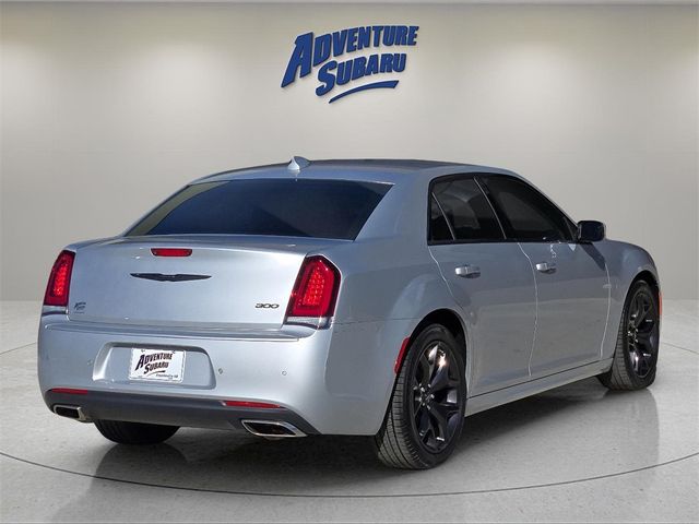 2022 Chrysler 300 Touring L