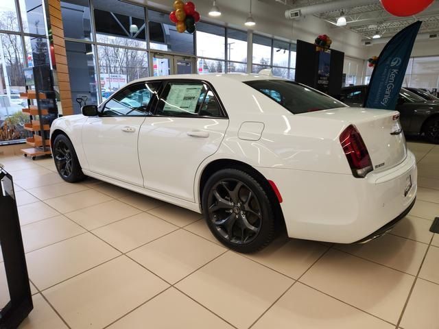 2022 Chrysler 300 Touring L