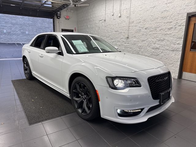 2022 Chrysler 300 Touring L