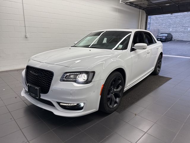 2022 Chrysler 300 Touring L