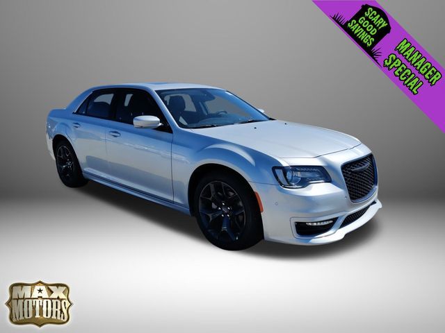 2022 Chrysler 300 Touring L