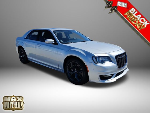 2022 Chrysler 300 Touring L