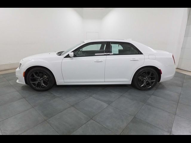 2022 Chrysler 300 Touring L