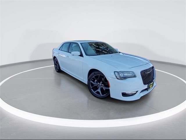 2022 Chrysler 300 Touring L