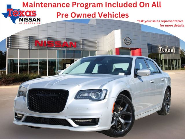 2022 Chrysler 300 Touring L