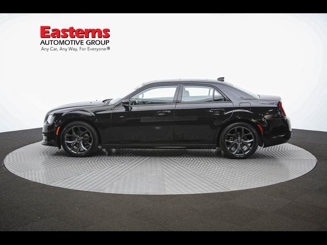 2022 Chrysler 300 Touring L