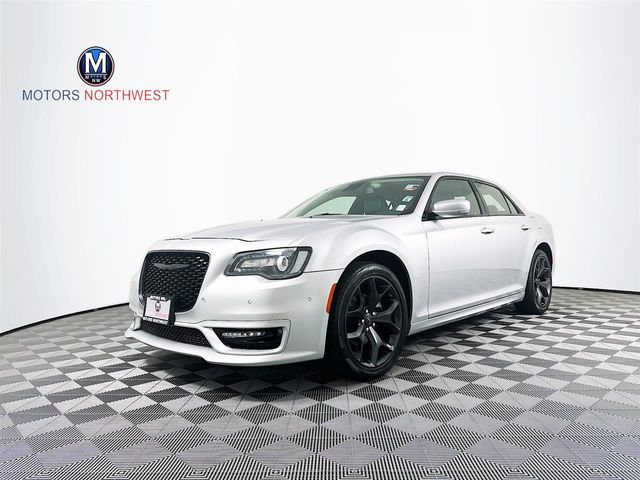 2022 Chrysler 300 300 Touring L