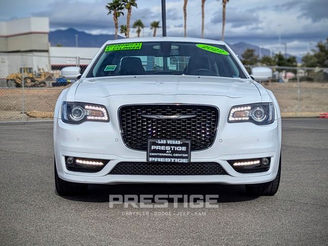 2022 Chrysler 300 Touring L