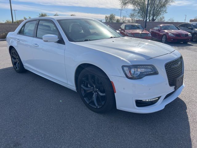 2022 Chrysler 300 Touring L