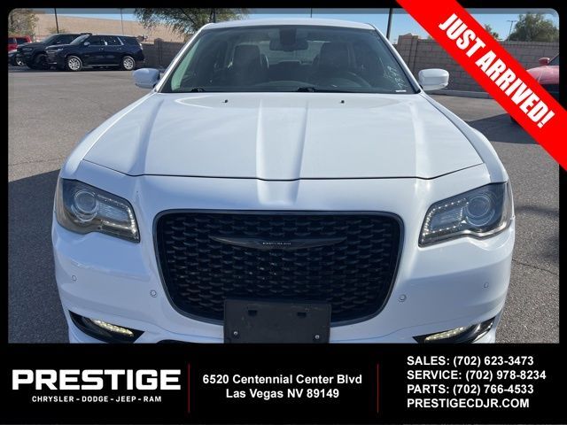 2022 Chrysler 300 Touring L