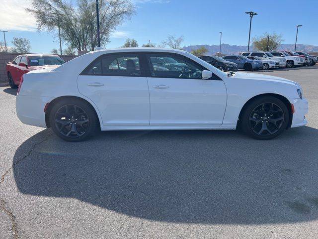 2022 Chrysler 300 Touring L